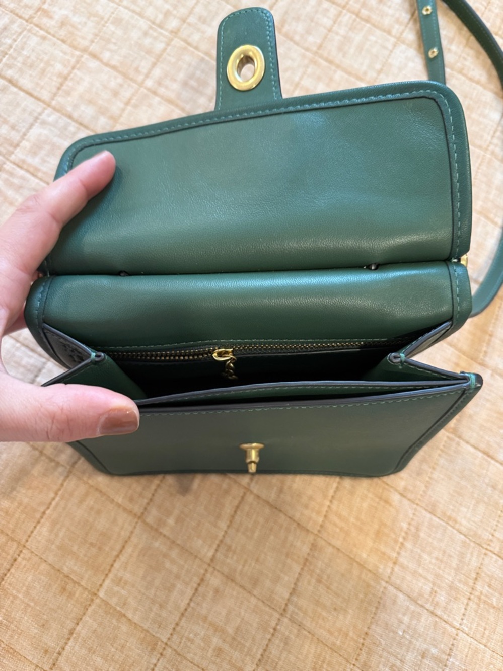 Coach Willis 18 Green Leather Top-Handle Crossbody Bag - Picture 4 of 6